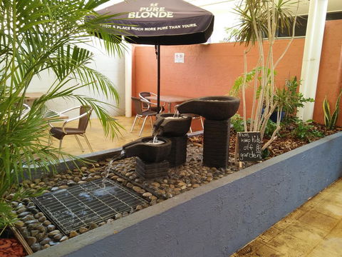 Overlander Hotel - Southport Accommodation 1