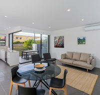 Oxford Steps - Executive 2BR Bulimba Apartment Across from the Park on Oxford St - Southport Accommodation
