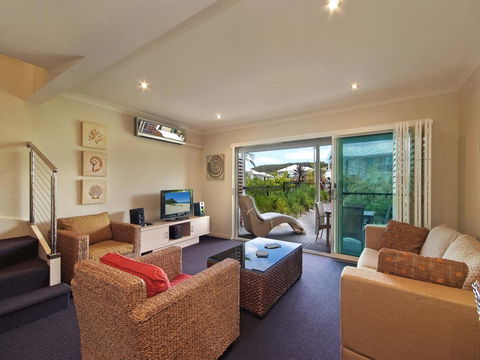 Pacific Blue Townhouse 358, 265 Sandy Point Road - Southport Accommodation 0