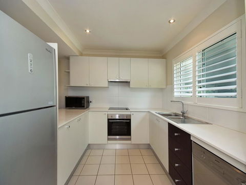 Pacific Blue Townhouse 358, 265 Sandy Point Road - Southport Accommodation 3