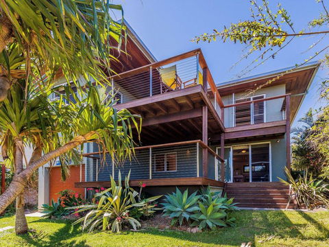 Pacifica 2 - Opposite The Beach At Brooms Head - Southport Accommodation 1