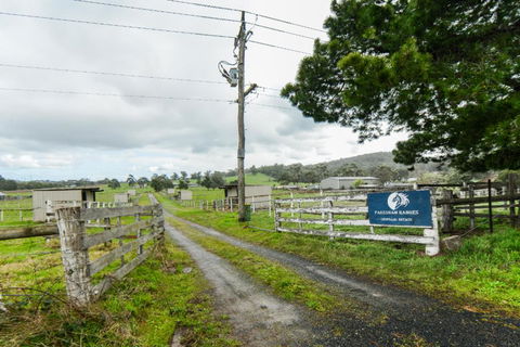Pakenham Ranges - Southport Accommodation 0