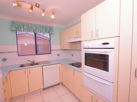 Pelican Place - Southport Accommodation 3