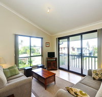 Pet Friendly on Pelican - Close to Myall River - Accommodation Southport