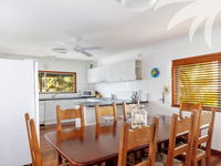 Picturesque Lizzie Palms 1