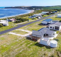 Plovers Rest at Cape Douglas - Southport Accommodation