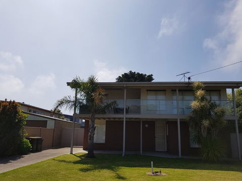 Portarlington Beach Shack 50 Metres To The Water - Southport Accommodation 2