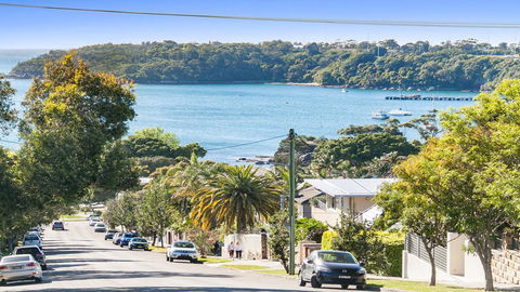 Poseidon Villa At Balmoral Beach - Southport Accommodation 3