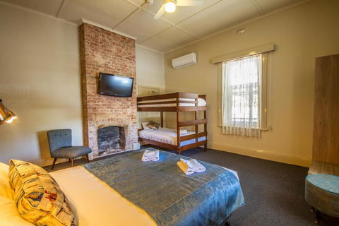Pretoria Hotel - Southport Accommodation 2