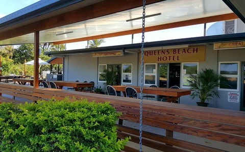 Queens Beach Hotel - Southport Accommodation 0