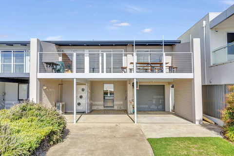 Queensland South - Southport Accommodation 0