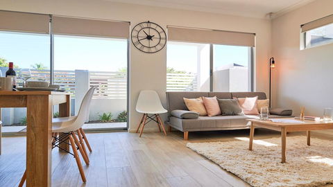 Quiet Garden City Unit - Free WiFi & Parking - Southport Accommodation 1