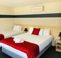Red Cedar Motel - Southport Accommodation