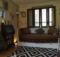 Redhaus Artist Cottage - Southport Accommodation