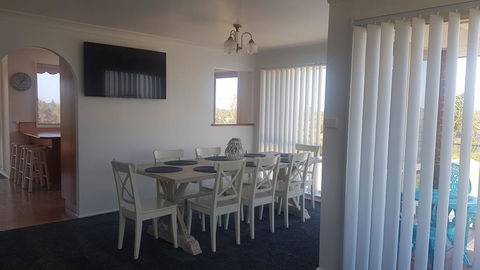 Relax And Chillax At Happi Dayz Retreat - Southport Accommodation 2