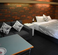 Riviana Motel - Southport Accommodation
