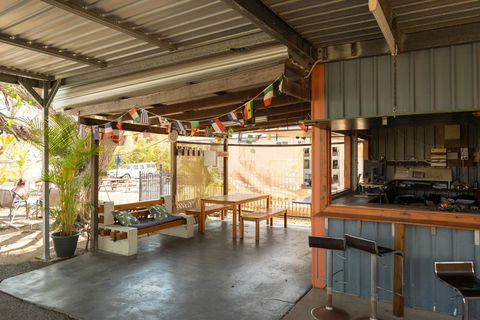 Rockhampton Backpackers YHA - Southport Accommodation 1