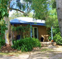 Rose Cottage - Southport Accommodation