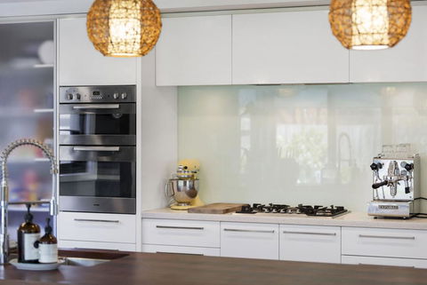 SAFETY BEACH ENTERTAINER - Southport Accommodation 3