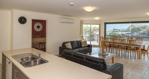 SALT - 37 Oceanview Drive - Accommodation Southport 3
