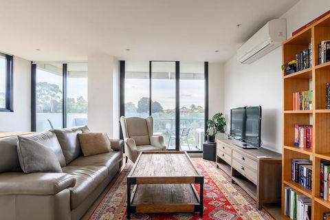 Sanctuary Resort-Style On The Banks Of The Yarra - Southport Accommodation 2