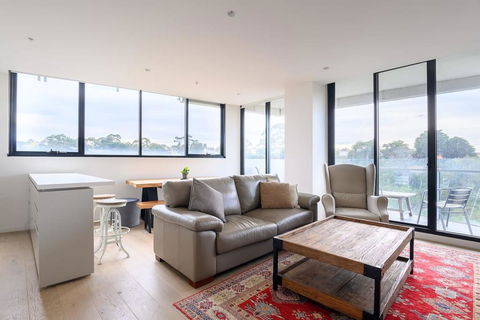Sanctuary Resort-Style On The Banks Of The Yarra - Southport Accommodation 0