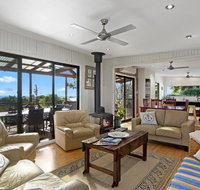 Sandy Feet Retreat - 13 Scenic View Drive - Accommodation Southport