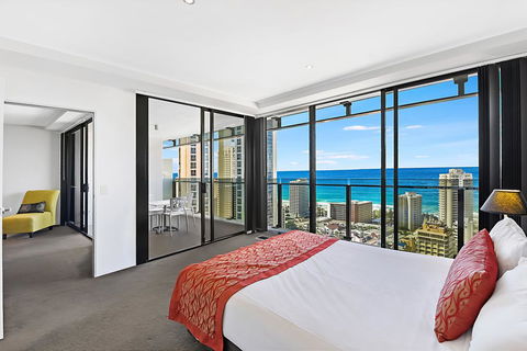 SeaBreeze Holidayz On Cavill Ocean View - Southport Accommodation 0