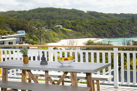 Seal Rocks Beach House ....Sugarloaf - Southport Accommodation 2