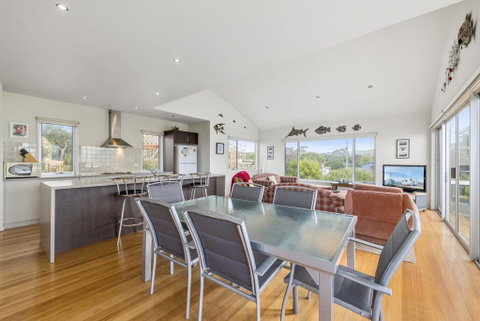 Seaside Pleasure - Southport Accommodation 2