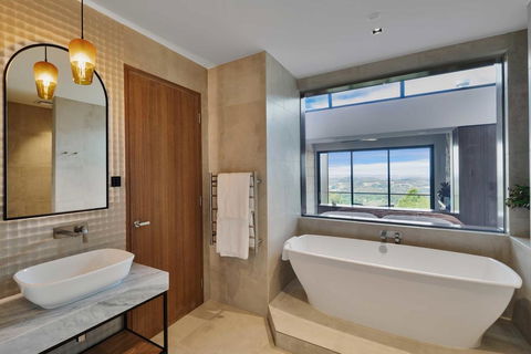 Sequoia Lodge - Southport Accommodation 0