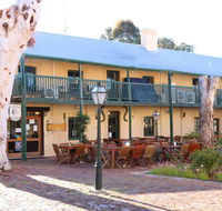 Settlers House - Southport Accommodation