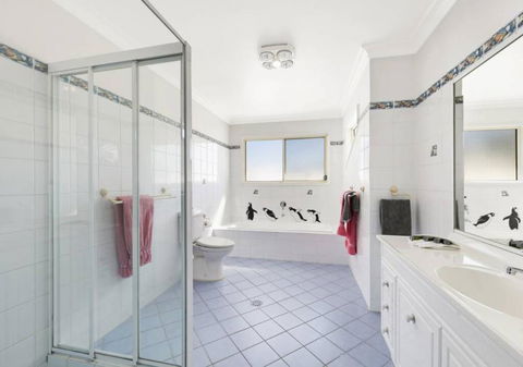 Shelly Beach Family Hideaway - Pool, Beach, Golf - Southport Accommodation 2