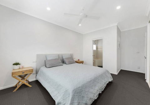 Shelly Beach Family Hideaway - Pool, Beach, Golf - Southport Accommodation 3
