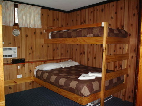 Southern Cross Motor Inn & Tourist Park - Southport Accommodation 2