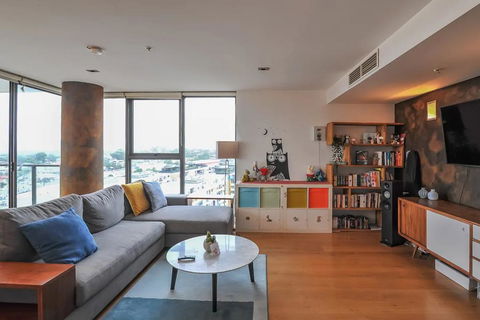 Spacious 2 Bedroom Flat In Wolli Creek - Southport Accommodation 0