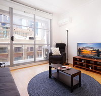 Spacious and Bright Studio in the Middle of Town - Accommodation Southport