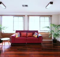 Spacious and cozy home next to Glen Waverley - Southport Accommodation