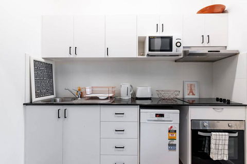 Spacious Woolloomooloo Apartment In Great Location - Southport Accommodation 2