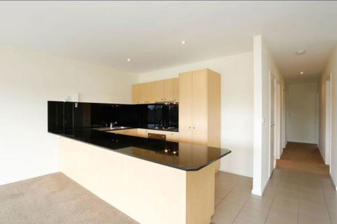 Spectacular River Views In Fabulous Footscray. - Southport Accommodation 3