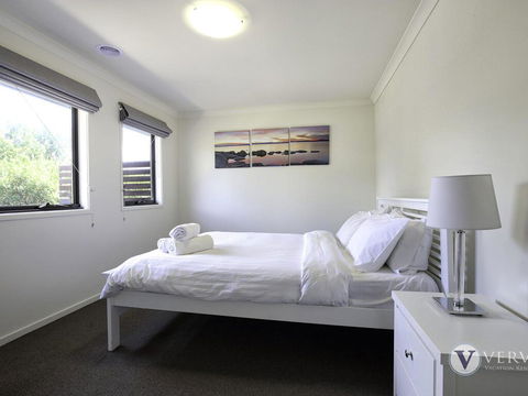 St Tropez - Southport Accommodation 2
