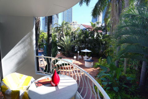 St Tropez Resort - Southport Accommodation 1