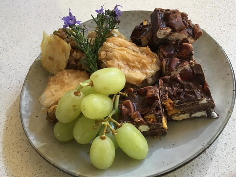 Stephanies Country Cottages - Southport Accommodation 0
