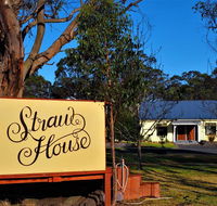 Straw House B and B - Southport Accommodation