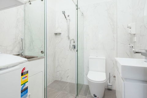 STUNNING SYDNEY HOME 11 - Southport Accommodation 3