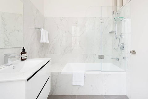 STUNNING SYDNEY HOME 4 - Southport Accommodation 2