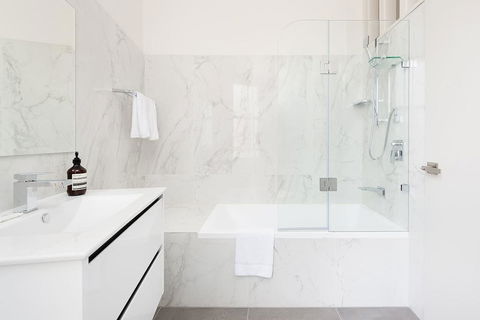 STUNNING SYDNEY HOME 6 - Southport Accommodation 2