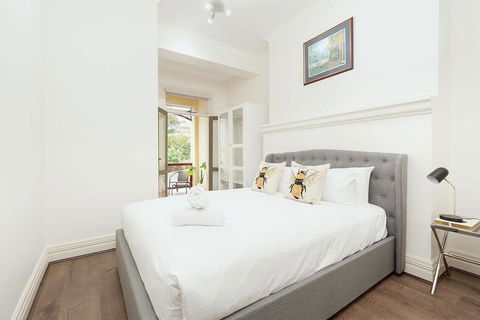 STUNNING SYDNEY HOME 6 - Southport Accommodation 1