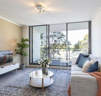 Stylish apartment minutes from city and airport - Southport Accommodation