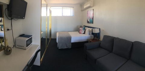 Tall Timbers Motel - Southport Accommodation 1